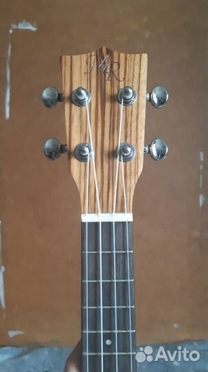 Укулеле тенор