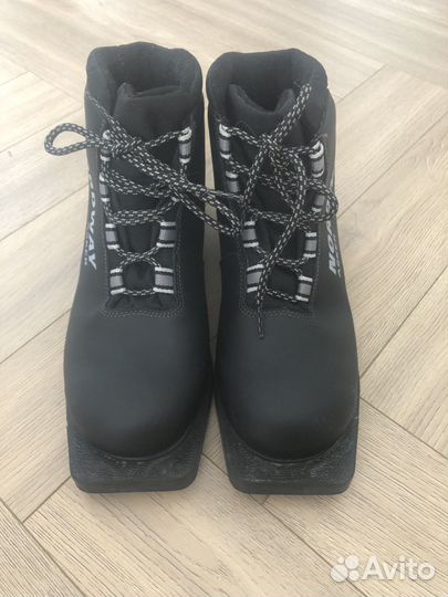 Лыжные ботинки 39 размер