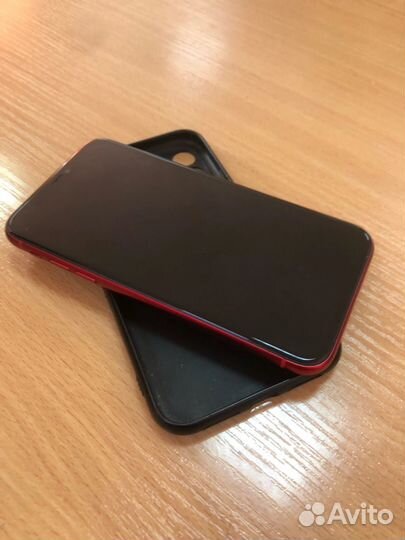 Телефон iPhone 11