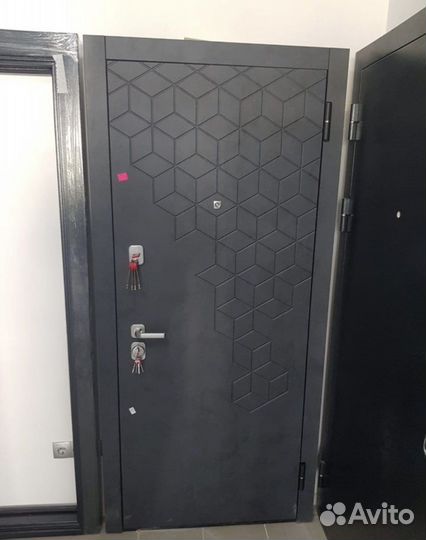 Дверь входная металлическая новая