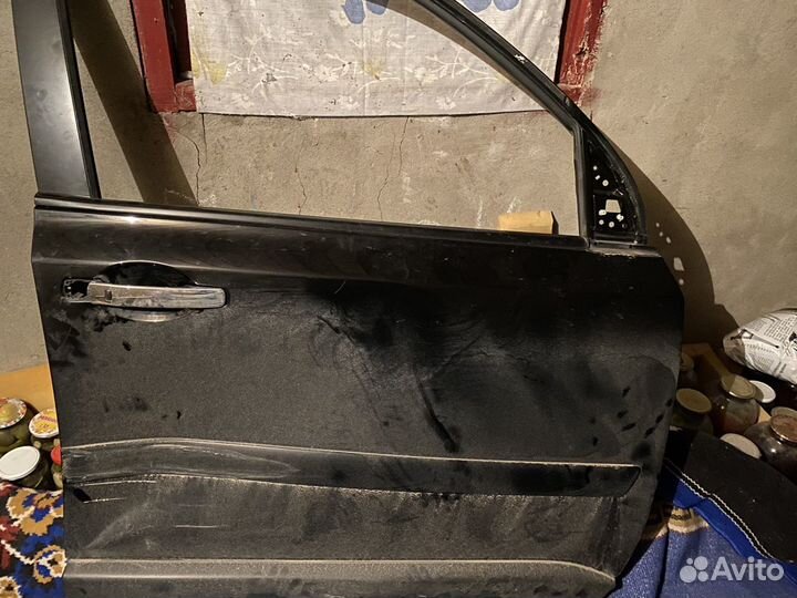 Правая передняя дверь на Nissan X-trail