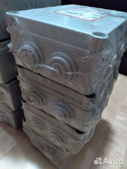 Коробка DKC 54100