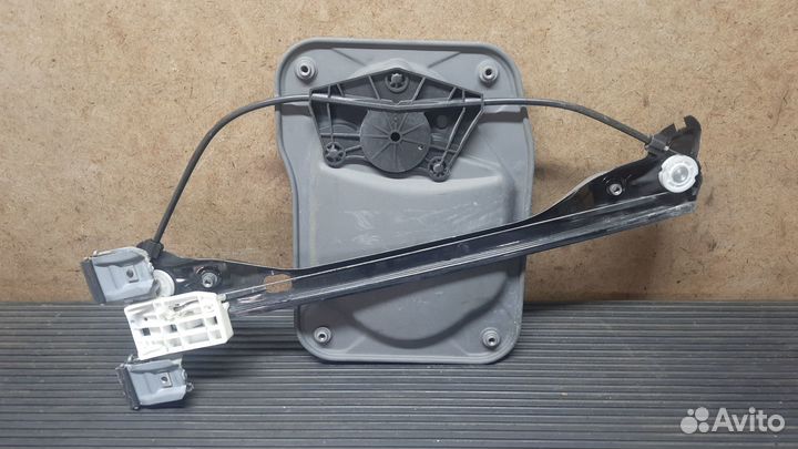 Стеклоподъёмник передней правой двери Roomster