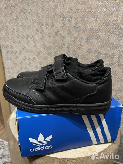 Кроссовки для мальчика новые Adidas 36 размер