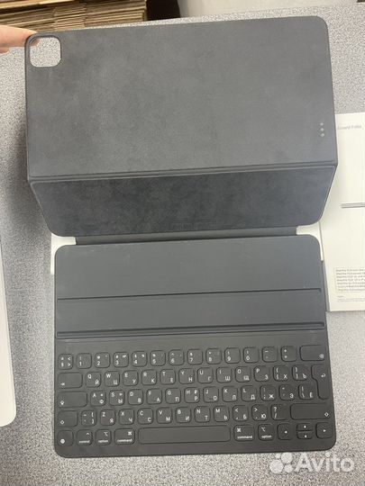 Чехол-клавиатура iPad SmartKeyboardFolio