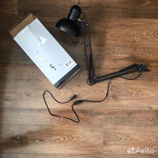 Лампа настольная для маникюра