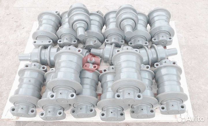 Каток поддерживающий Hitachi 330LC 9257022