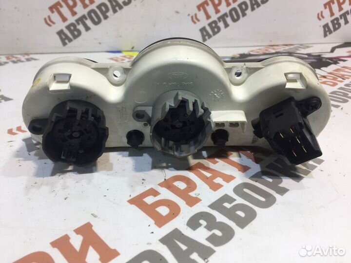 Форд Фокус Блок управления климат-контролем