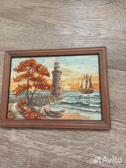 Панно из янтаря