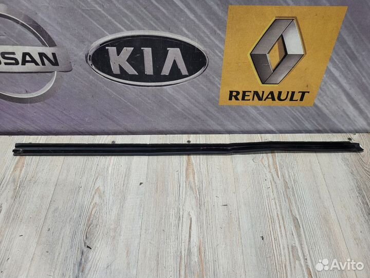 Бархотка уплотнитель стекла двери перед renault kangoo 2 Прав