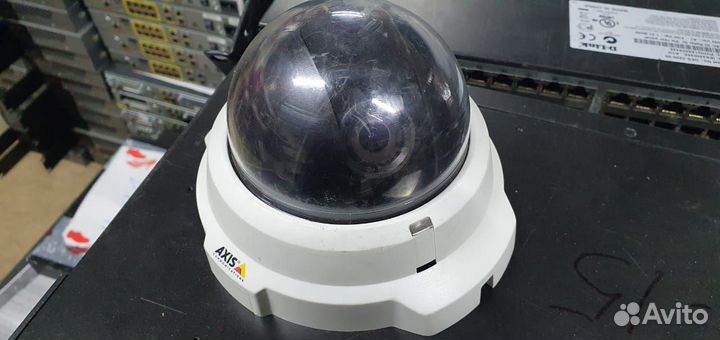 Камера видеонаблюдения axis M3203