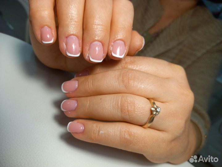 Модель на маникюр
