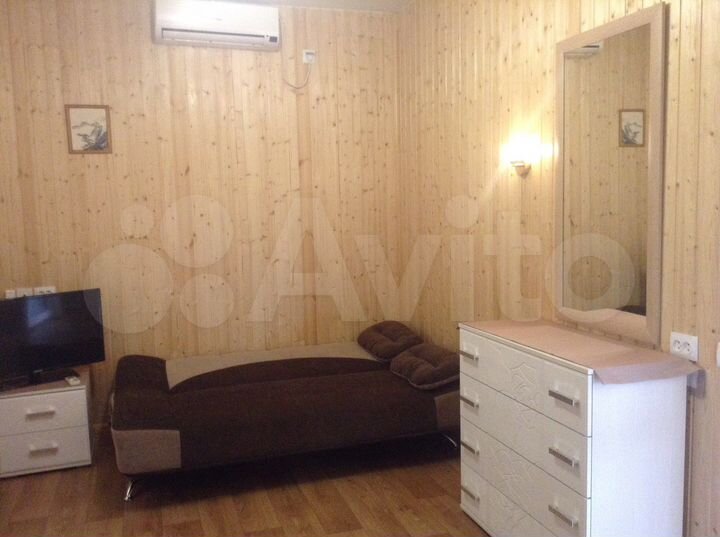 Дом 42 м² на участке 1 сот.