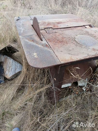 Строгальный станок с дисковой пилой