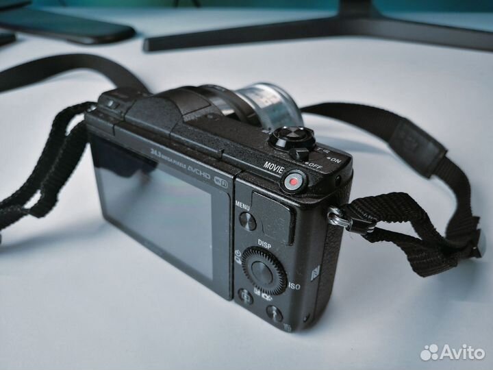 Sony Alpha A5100 + 50мм f2,8 + 2000mAh + сумка