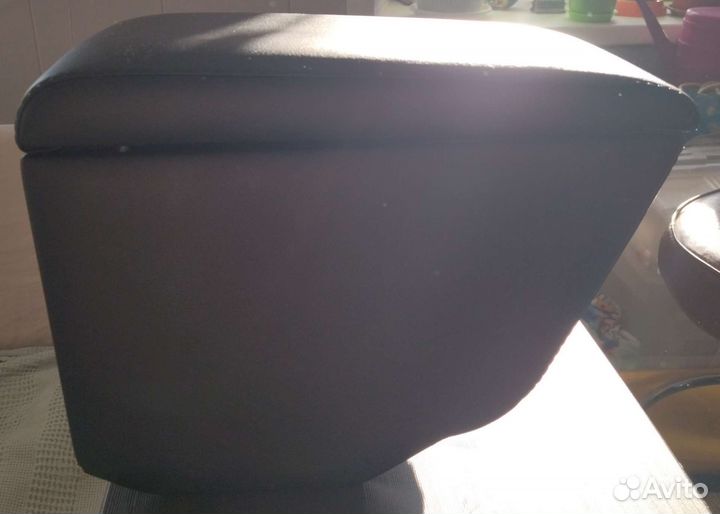 Подлокотник