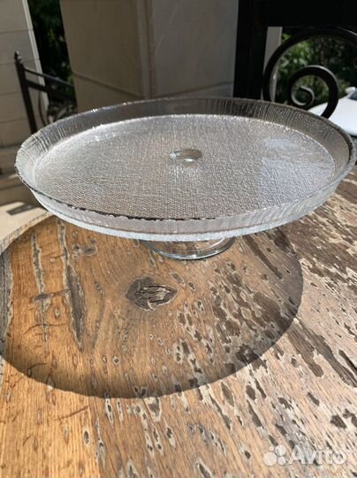 Ваза для фруктов на ножке