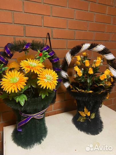 Ритуальные венки и корзины