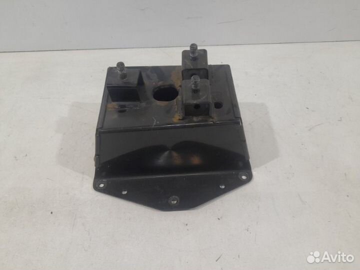 Держатель колесная ниша задний задний Uaz Patriot