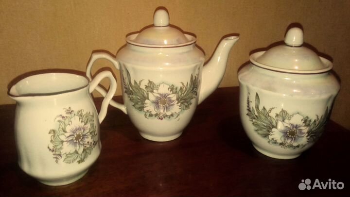 Набор: чайник, сахарница и молочник. СССР