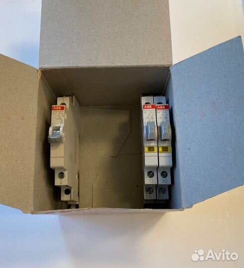 Модульные выключатели и лампы ABB