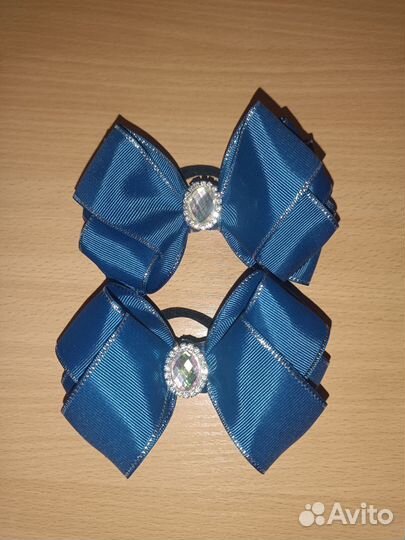 Бантики для волос школьные