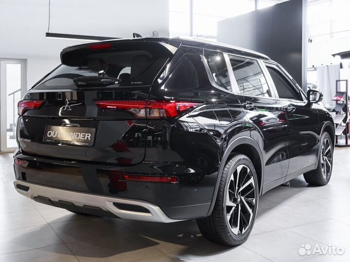 Mitsubishi Outlander 2.5 CVT, 2023