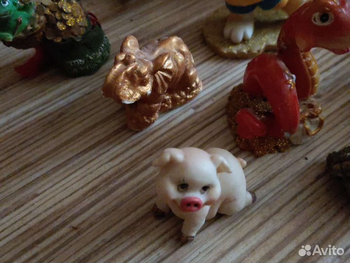 Статуэтки и сувениры