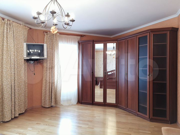 2-к. квартира, 96 м², 9/17 эт.