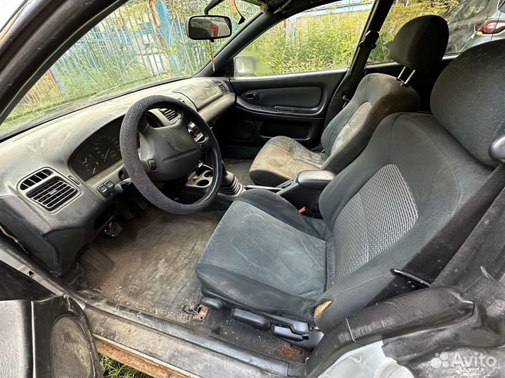 Mazda 323, 1998