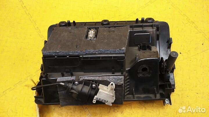 Бардачок Q7 (4L)