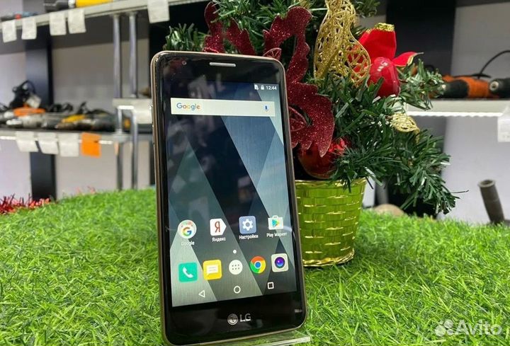 LG K8 (2017) X240, 16 ГБ