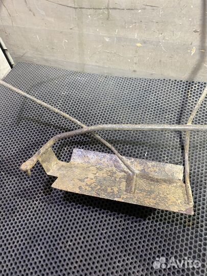 Кронштейн запаски Hyundai Santamo Сантамо