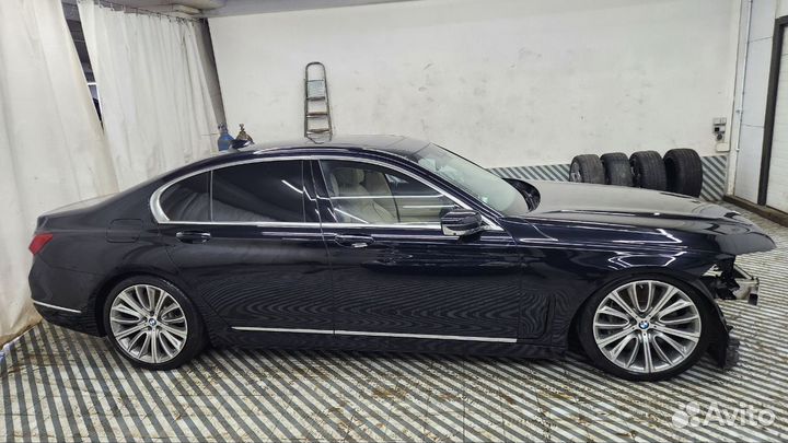 BMW 7 серия 4.4 AT, 2019, битый, 27 000 км