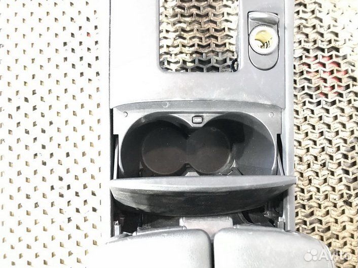 Подлокотник Honda Legend