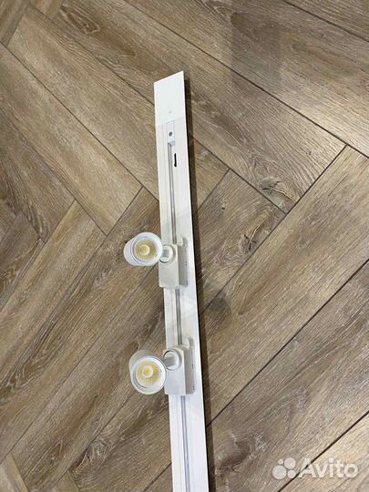 Трек встраиваемый и светильники трековые