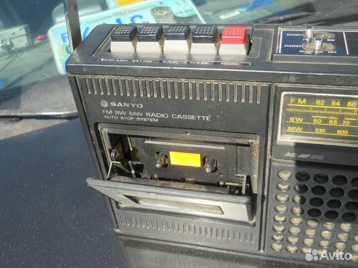 Магнитола древняя sanyo M 2420 NG в ремонт