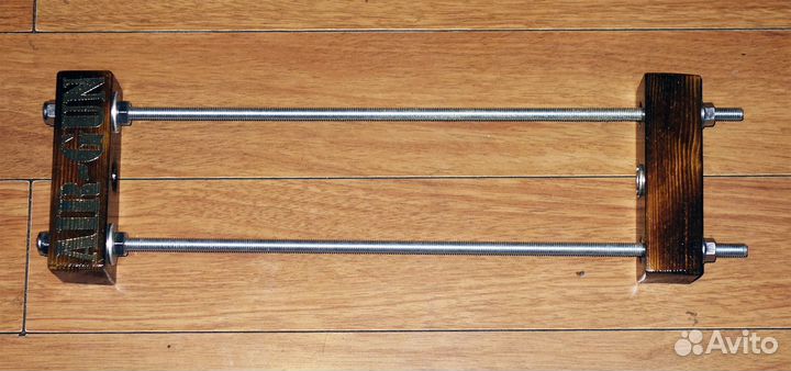 Сьемник для установки и снятия газовых пружин