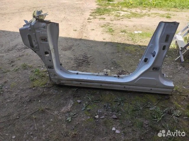 Порог кузова 764254AA8A левый Nissan Almera