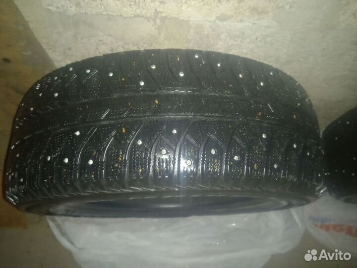 Bridgestone Ice Cruiser 7000 205/60 R16 92T