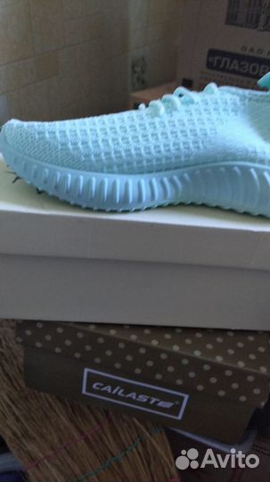 Продам кроссовки 37 размер