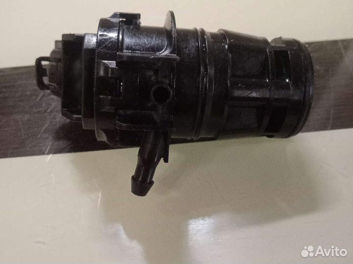 Моторчик стеклоочистителя Toyota RAV4