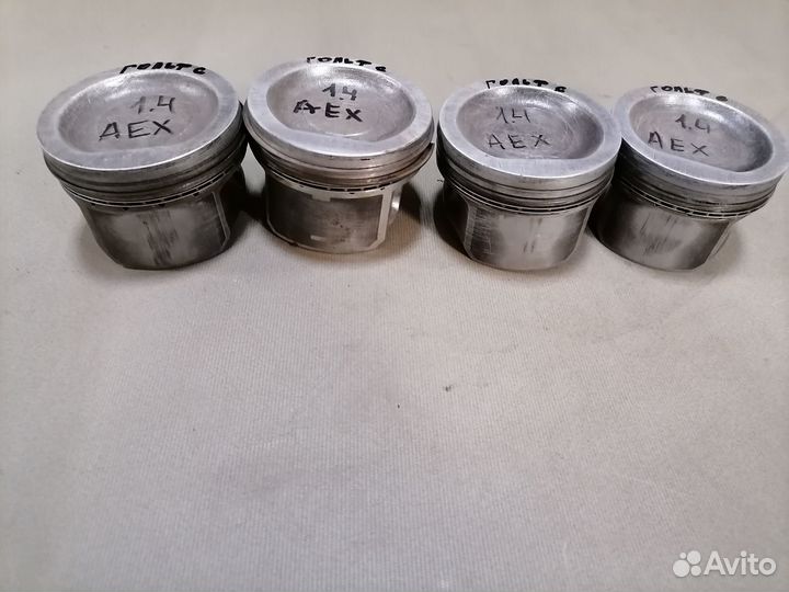 Поршень Volkswagen Golf 1.4 AEX без шатуна