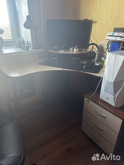 Компьютерный стол