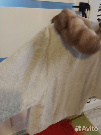 Шуба мутоновая с капюшоном 52 54 размер