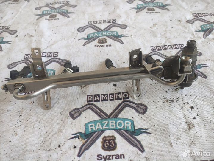 Топливная рампа Opel Vectra B