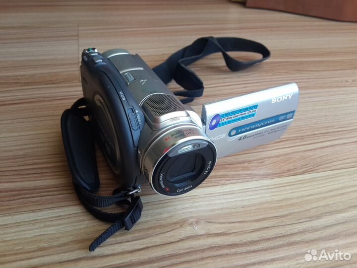 Видеокамера Sony DCR-DVD505E