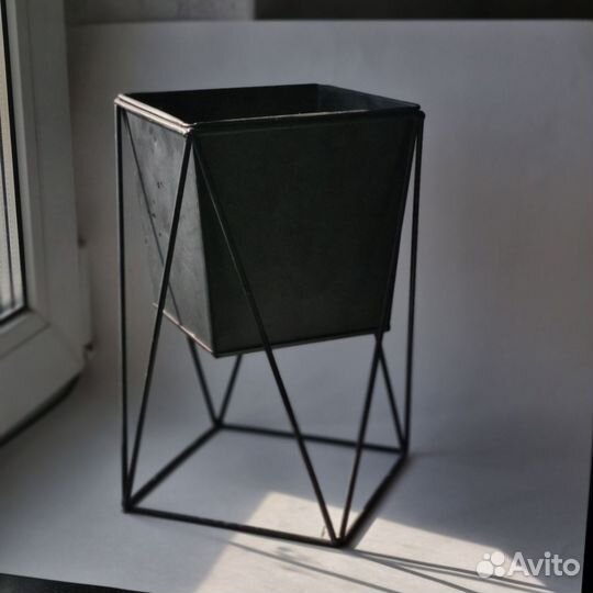 Кашпо горшок для цветов