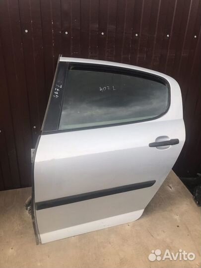 Дверь задняя левая Peugeot 407