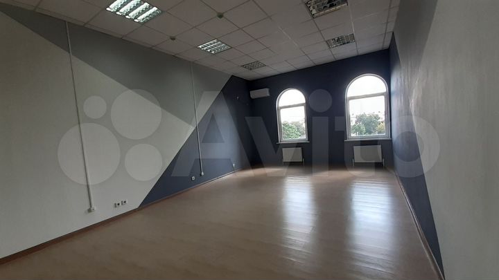 Офис в центре, ул. Ленина, 35.8 м²